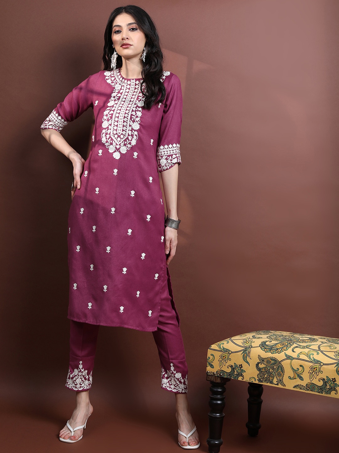 

Vishudh Faux Pashmia Floral Embroidered Round Neck Kurta with Trousers, Mauve