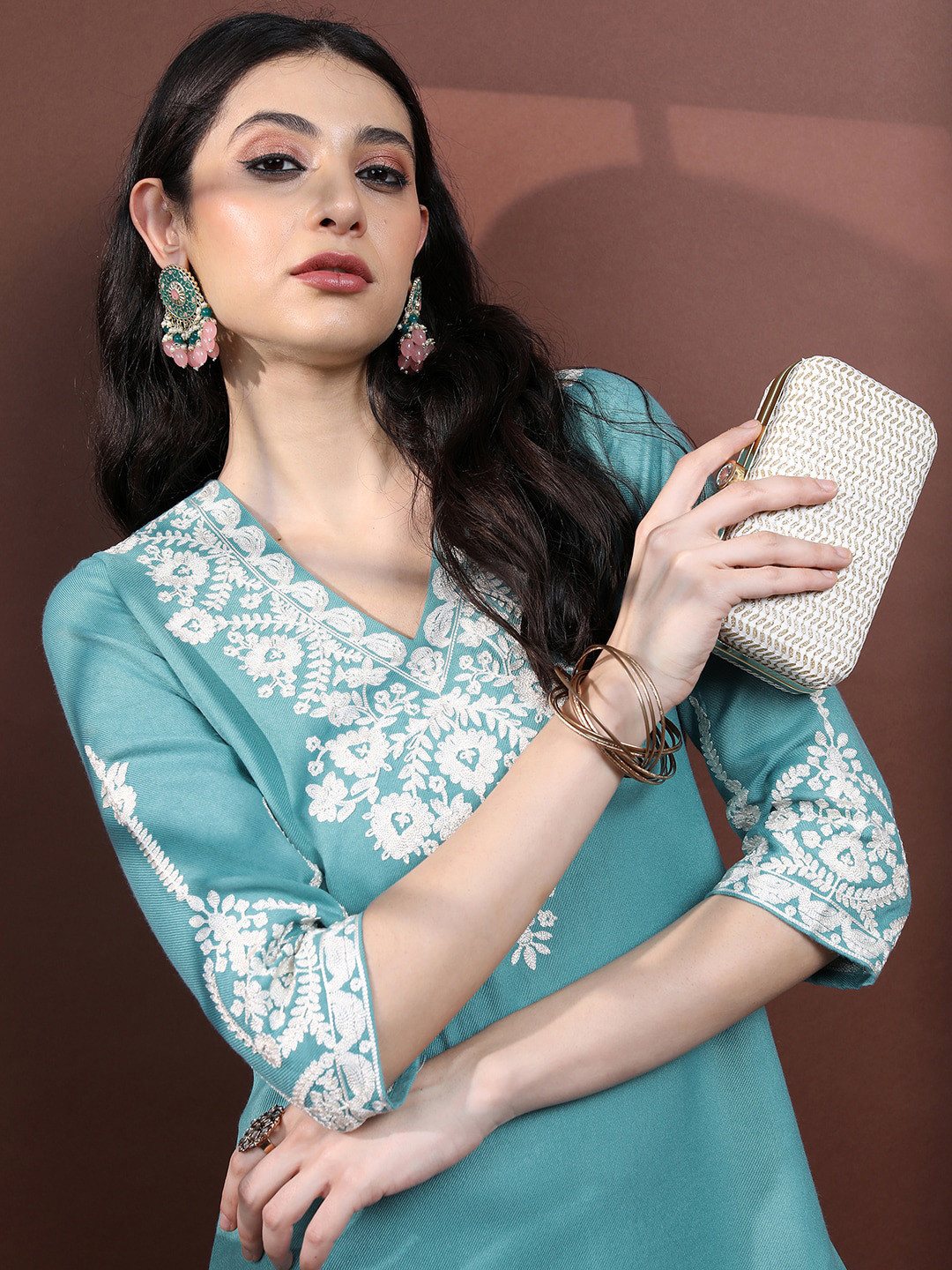 

Vishudh Women Faux Pashmia Floral Embroidered V-Neck Kurta with Trousers, Blue