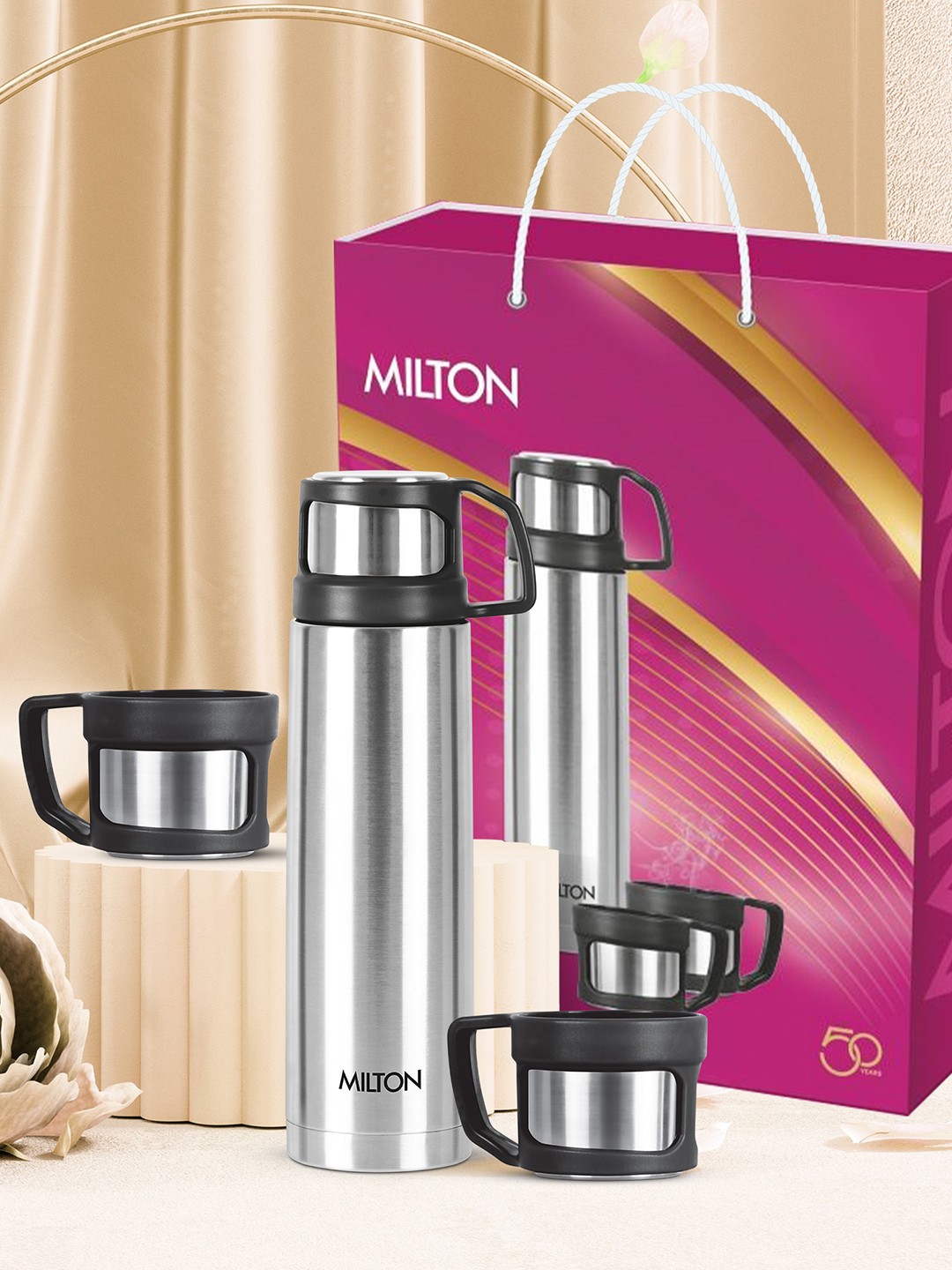 

Milton Rejoice Gift Set Black Stainless Steel Flask 500 ml With 2 Mugs 110 ml Each