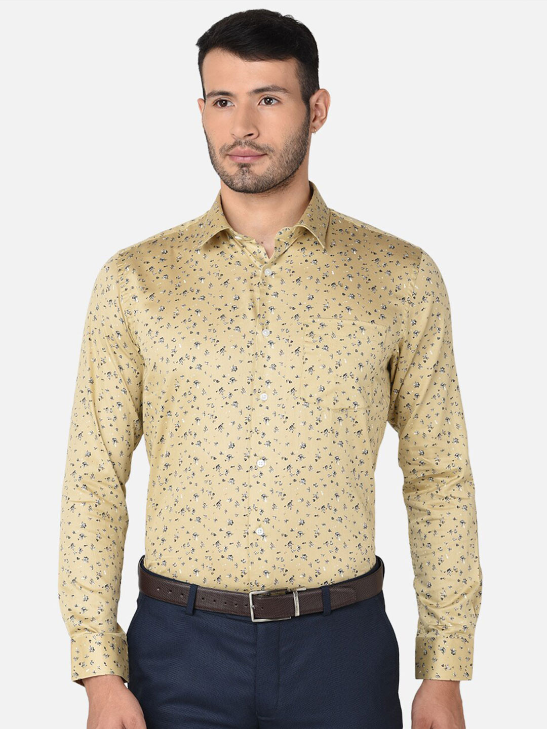 

Oxemberg Men Classic Slim Fit Floral Printed Formal Shirt, Beige