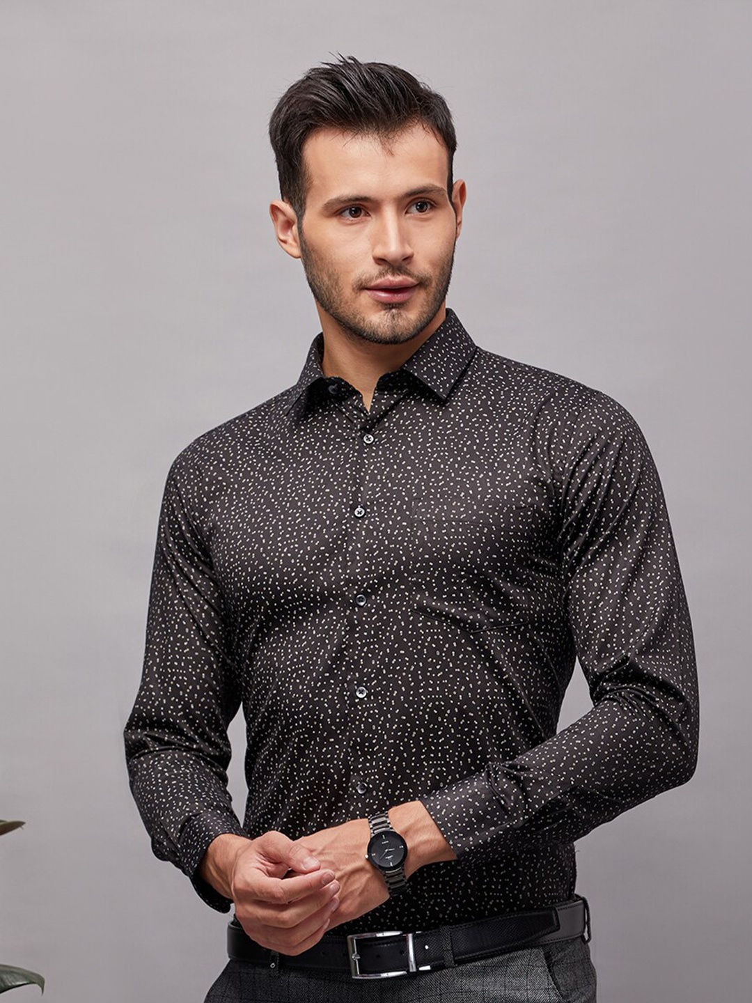 

Oxemberg Men Classic Slim Fit Printed Cotton Formal Shirt, Black