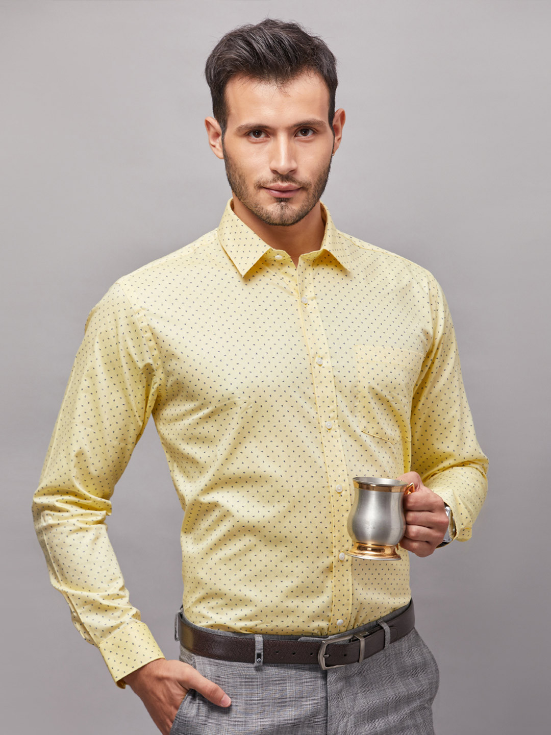 

Oxemberg Men Classic Slim Fit Floral Printed Formal Shirt, Yellow