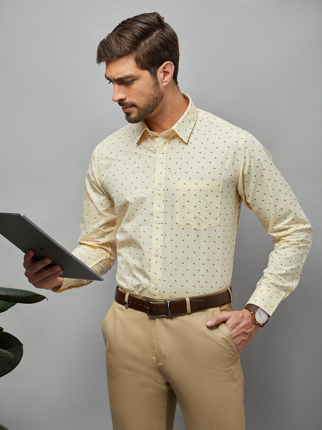 

Oxemberg Men Classic Slim Fit Printed Formal Shirt, Yellow