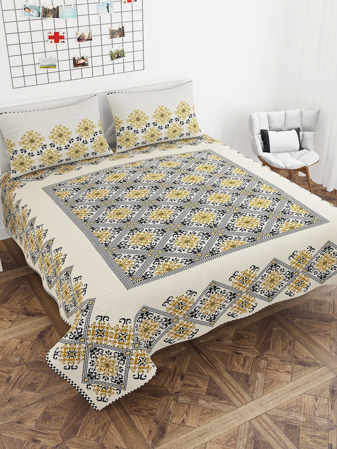 

MULTITEX Green & Beige Printed 380 TC Cotton Double King Bedcover With Pillow Covers