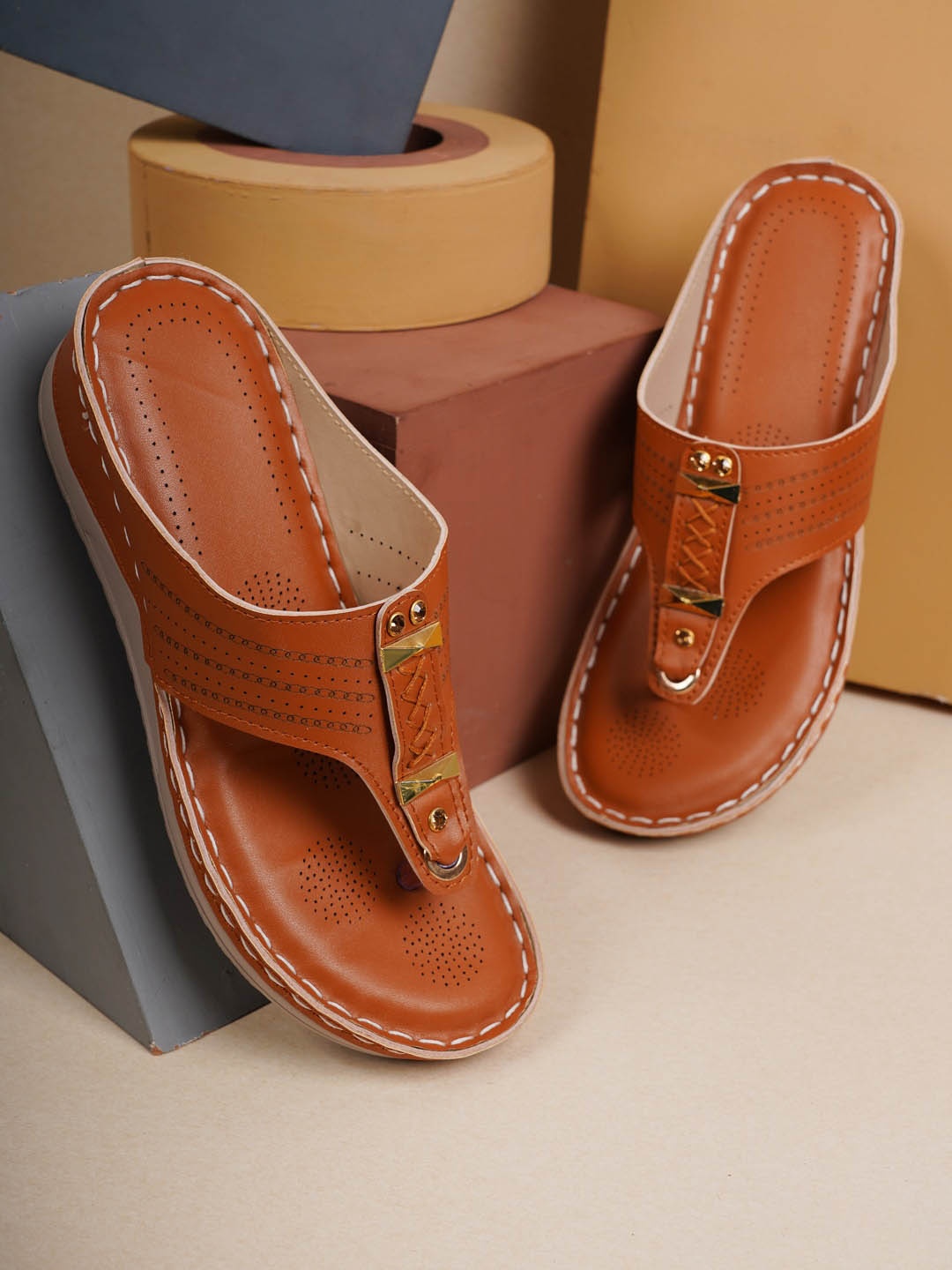 

VEILLE Women Solid Comfort Heels, Tan