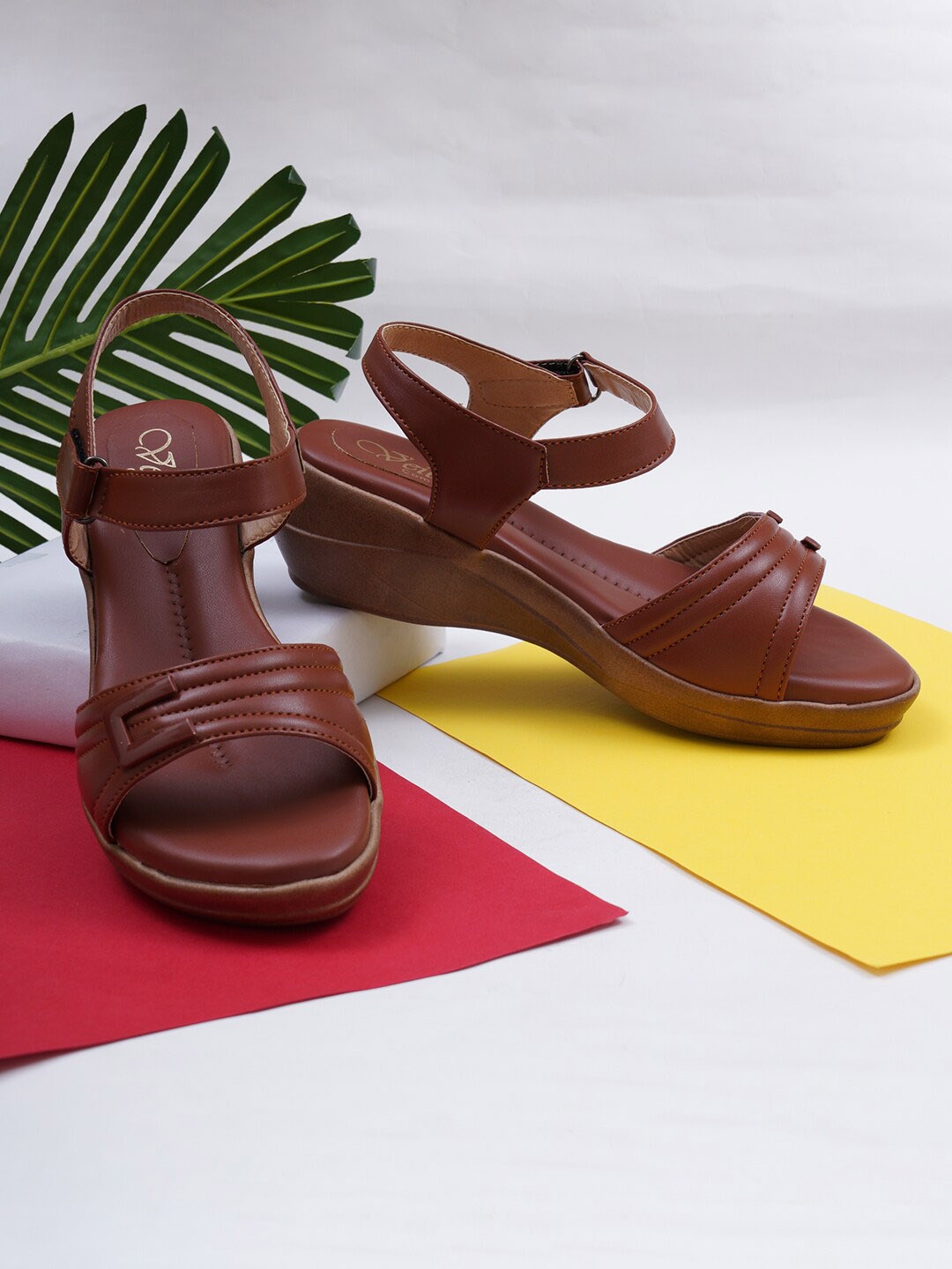 

VEILLE Women Platform Heels, Brown