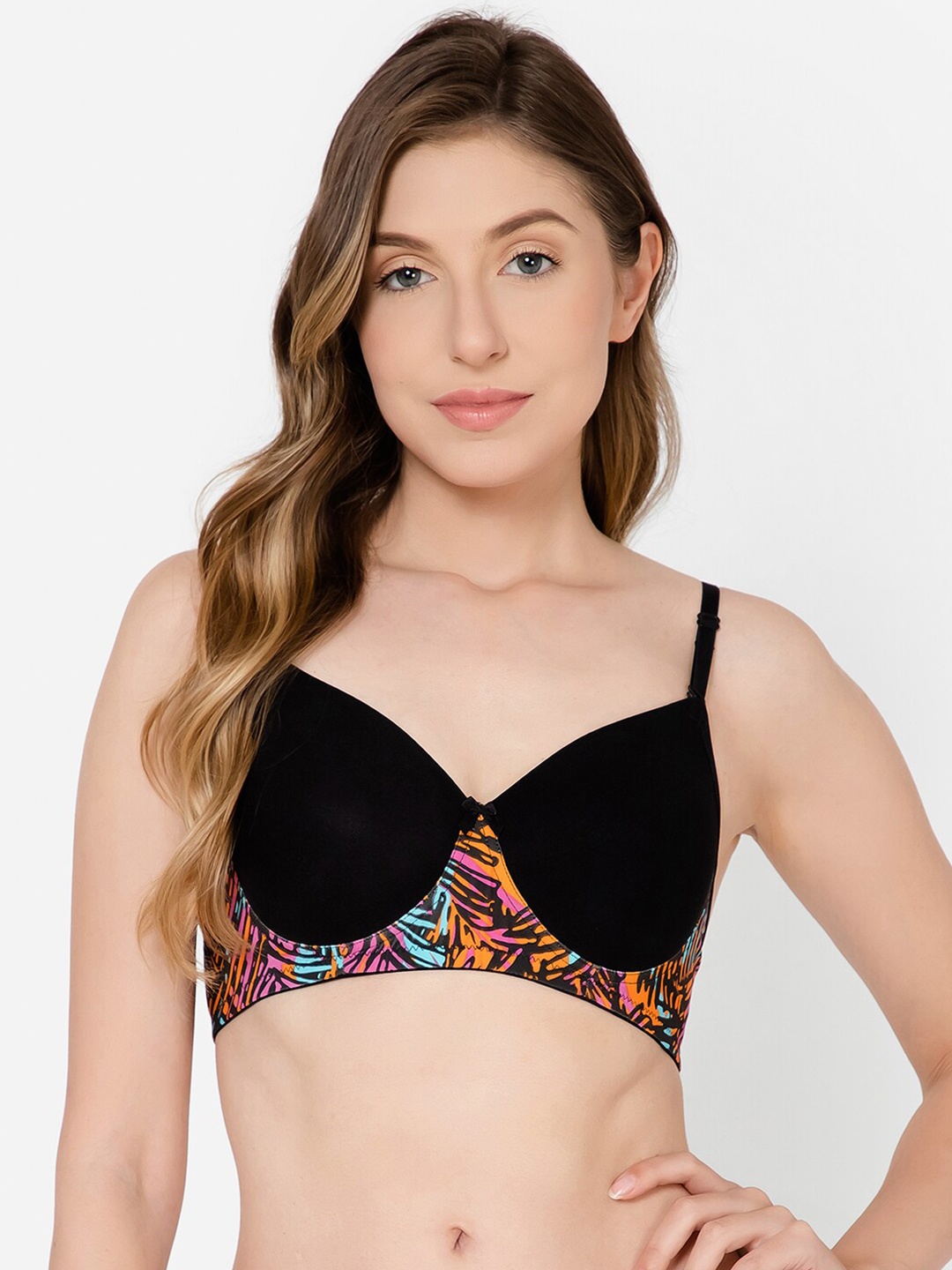 

Clovia Padded Non-Wired Full Cup Multiway T-shirt Bra, Black