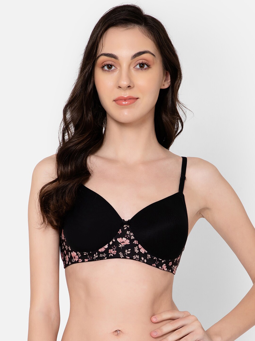 

Clovia Lightly Padded Non Wired T-shirt Bra, Black