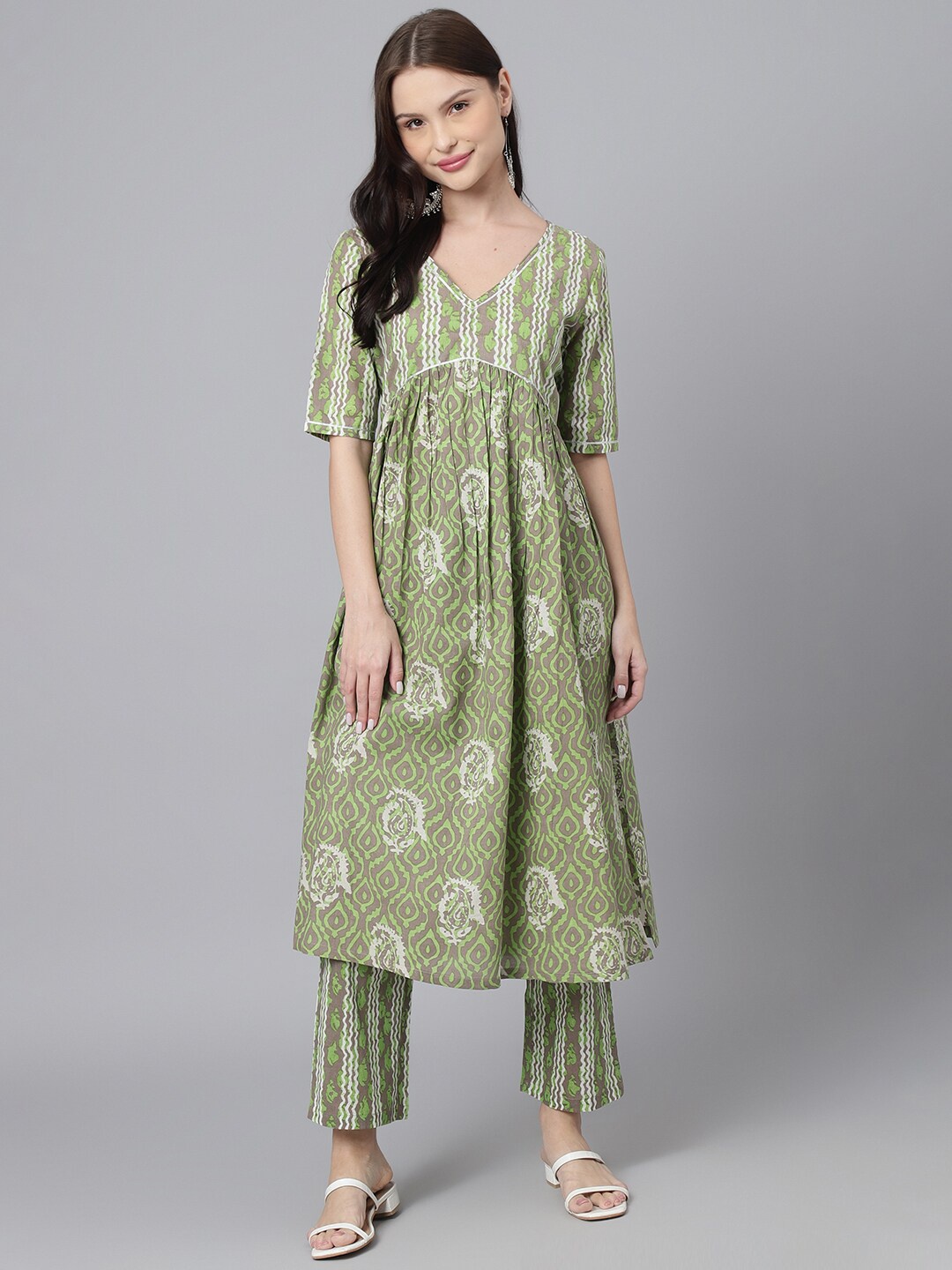 

DECKEDUP Women Printed Flared Sleeves Pure Cotton Anarkali Kurta, Green