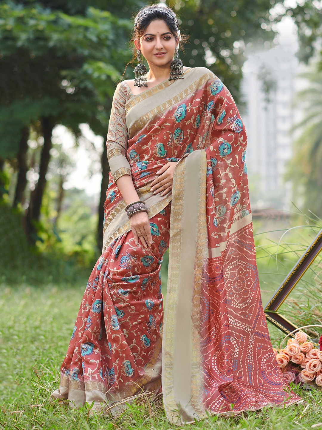 

Saree mall Ethnic Motifs Art Silk Dabu Saree, Rust