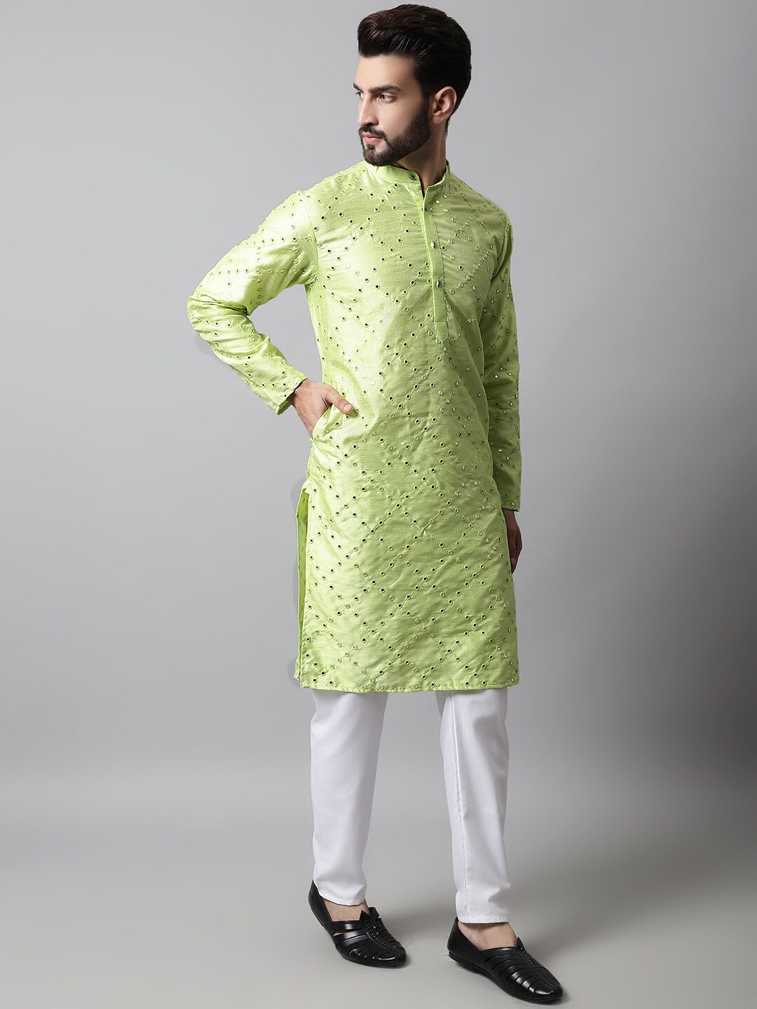 

Jompers Men Ethnic Motifs Mirror Work Dupion Silk Kurta, Green