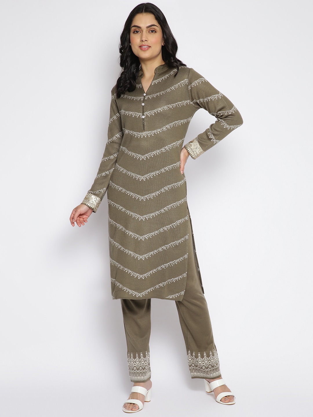 

MIKHAD Women Chevron Striped Jacquard Kurta, Olive