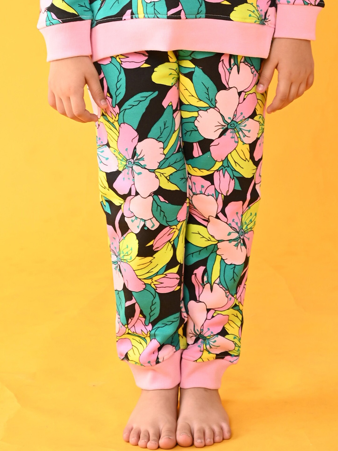 

Anthrilo Girls Floral Printed Relaxed-Fit Joggers, Black