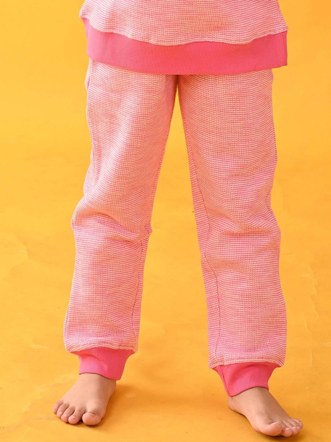

Anthrilo Girls Self Design Relaxed-Fit Joggers, Pink