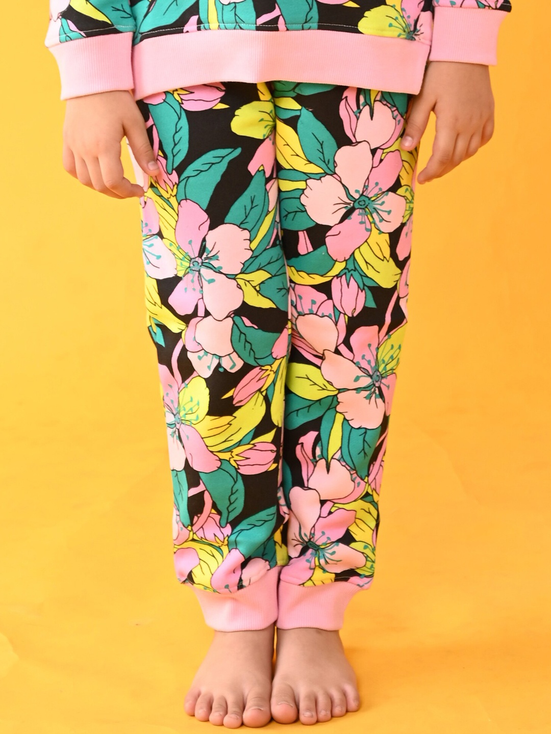 

Anthrilo Purple Shades Girls Printed Fleece Relaxed Comfort-Fit Joggers, Black
