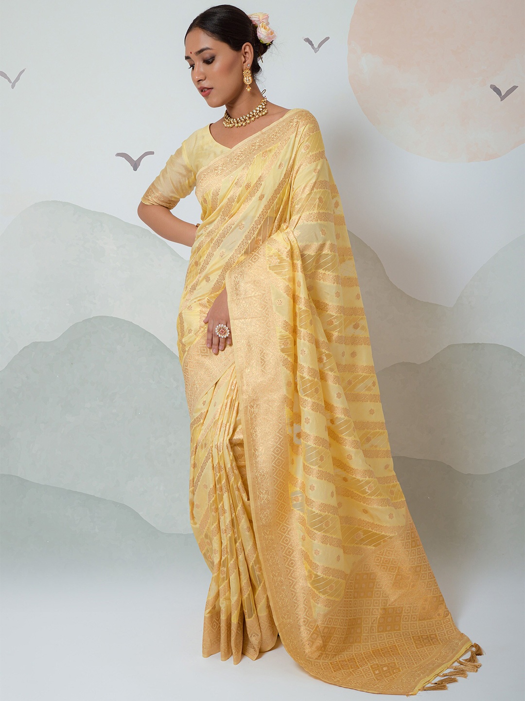 

elora Woven Design Zari Organza Saree, Beige