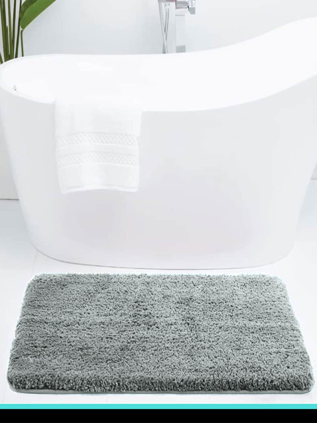 

LUXEHOME INTERNATIONAL Vegas Silver-Toned 2800 GSM Microfiber Anti-Skid Bath Rug