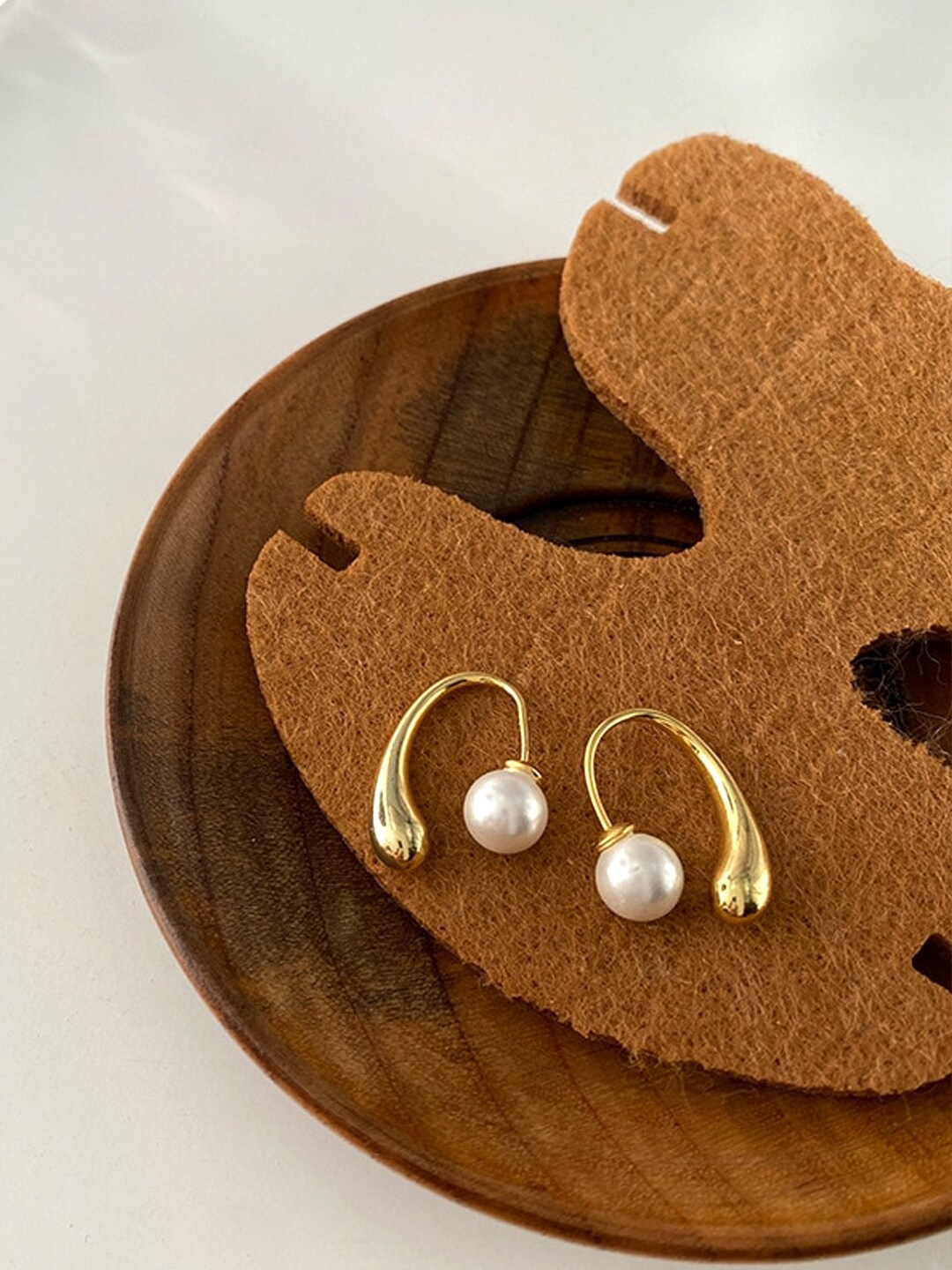 

Yellow Chimes Gold-Toned Pearl Back Drop Earrings