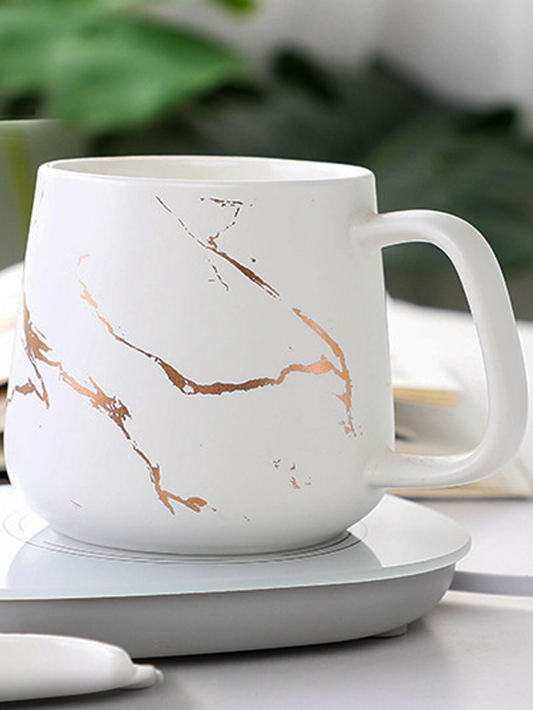

BonZeaL White & Gold-Toned 3D Printed Ceramic Matte Mug 350 ml