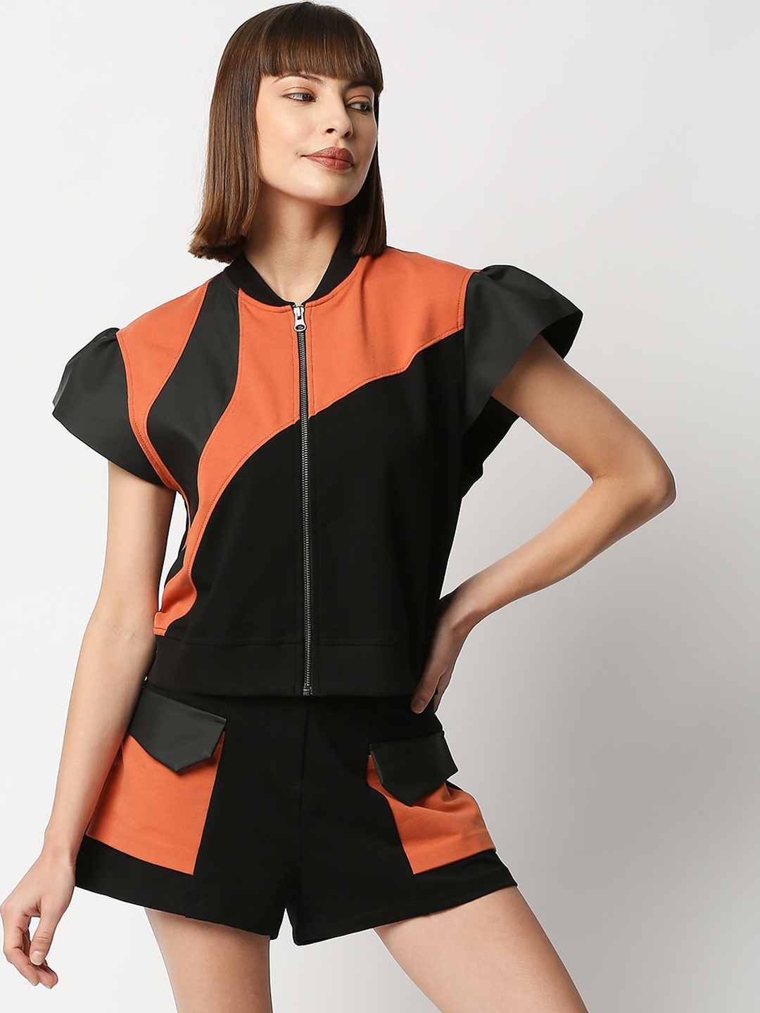 

BLAMBLACK Women Color blocked Top With Shorts Co-Ords, Black