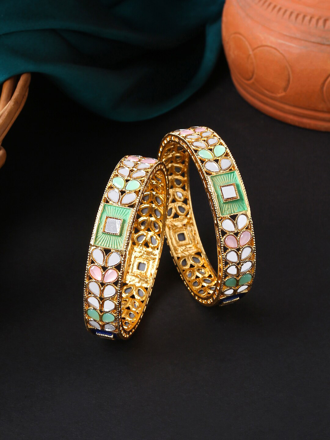 

VIRAASI Set Of 2 Gold-Plated Kundan-Studded Bangles
