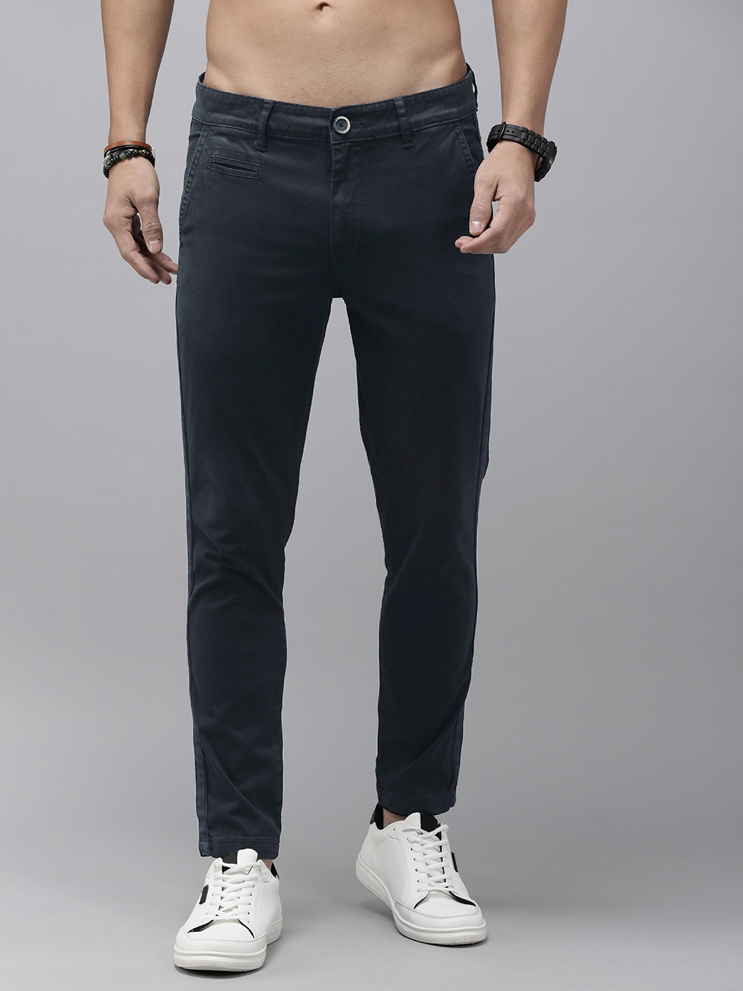 

The Roadster Lifestyle Co. Men Slim Fit Low-Rise Trousers, Navy blue