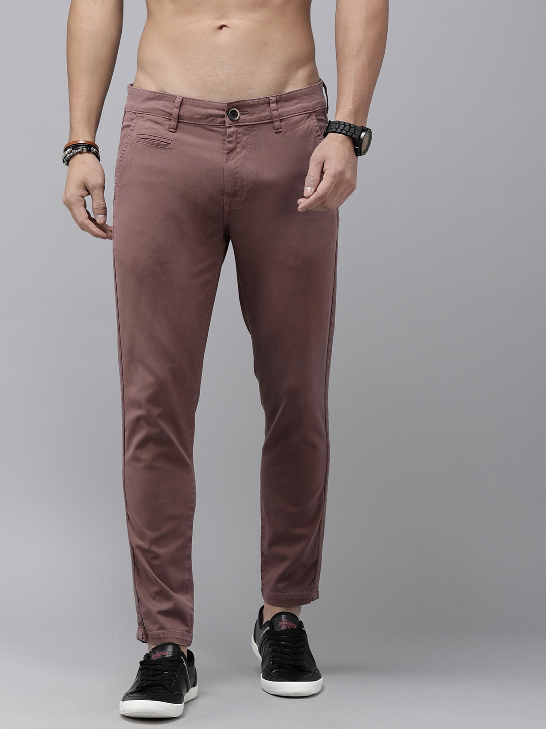 

The Roadster Lifestyle Co. Men Slim Fit Low-Rise Trousers, Mauve