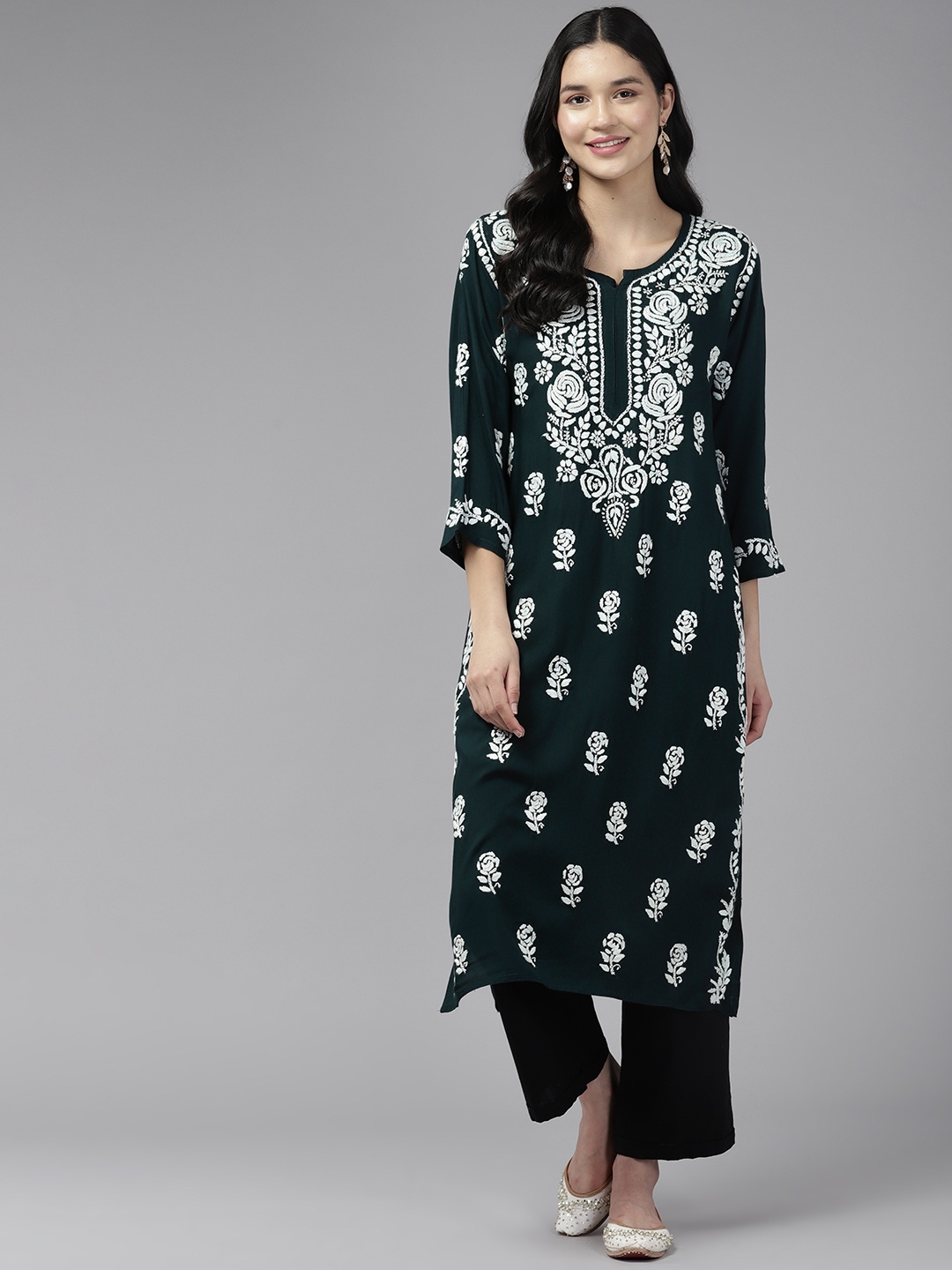 

ADA Women Floral Embroidered Chikankari Kurta, Green
