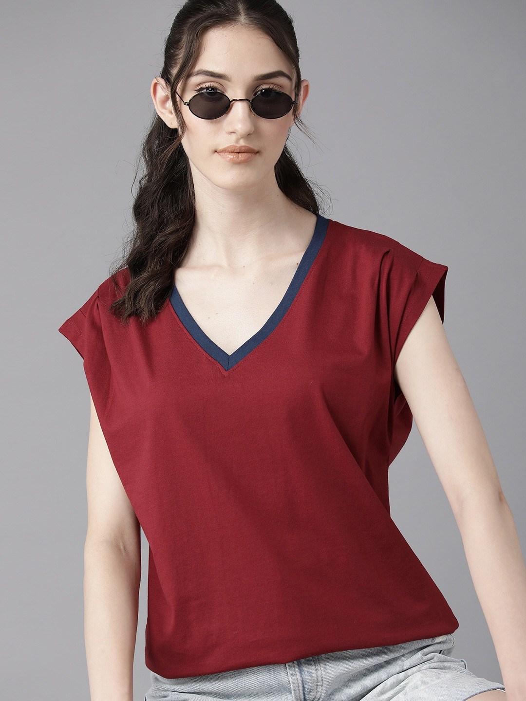 

Roadster The Lifestyle Co. V-Neck Extended Sleeves Pure Cotton T-shirt, Maroon