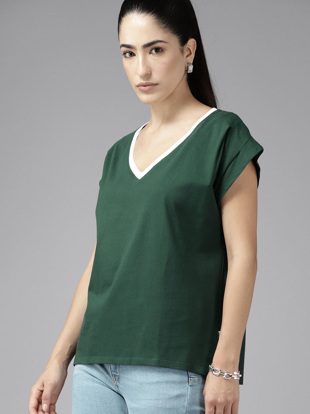 

The Roadster Lifestyle Co. Relaxed Fit Pure Cotton T-shirt, Green