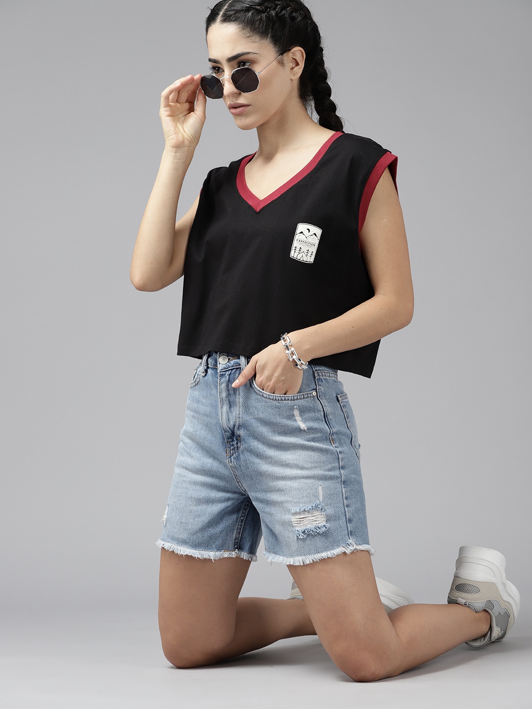 

The Roadster Lifestyle Co. V-Neck Extended Sleeves Pure Cotton Boxy Crop T-shirt, Black