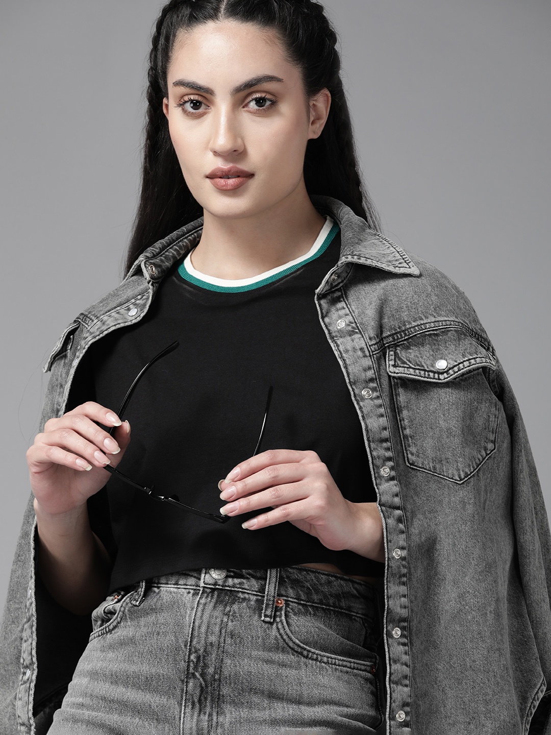 

The Roadster Lifestyle Co. Drop-Shoulder Sleeves Pure Cotton Super Crop Easy Boxy T-shirt, Black