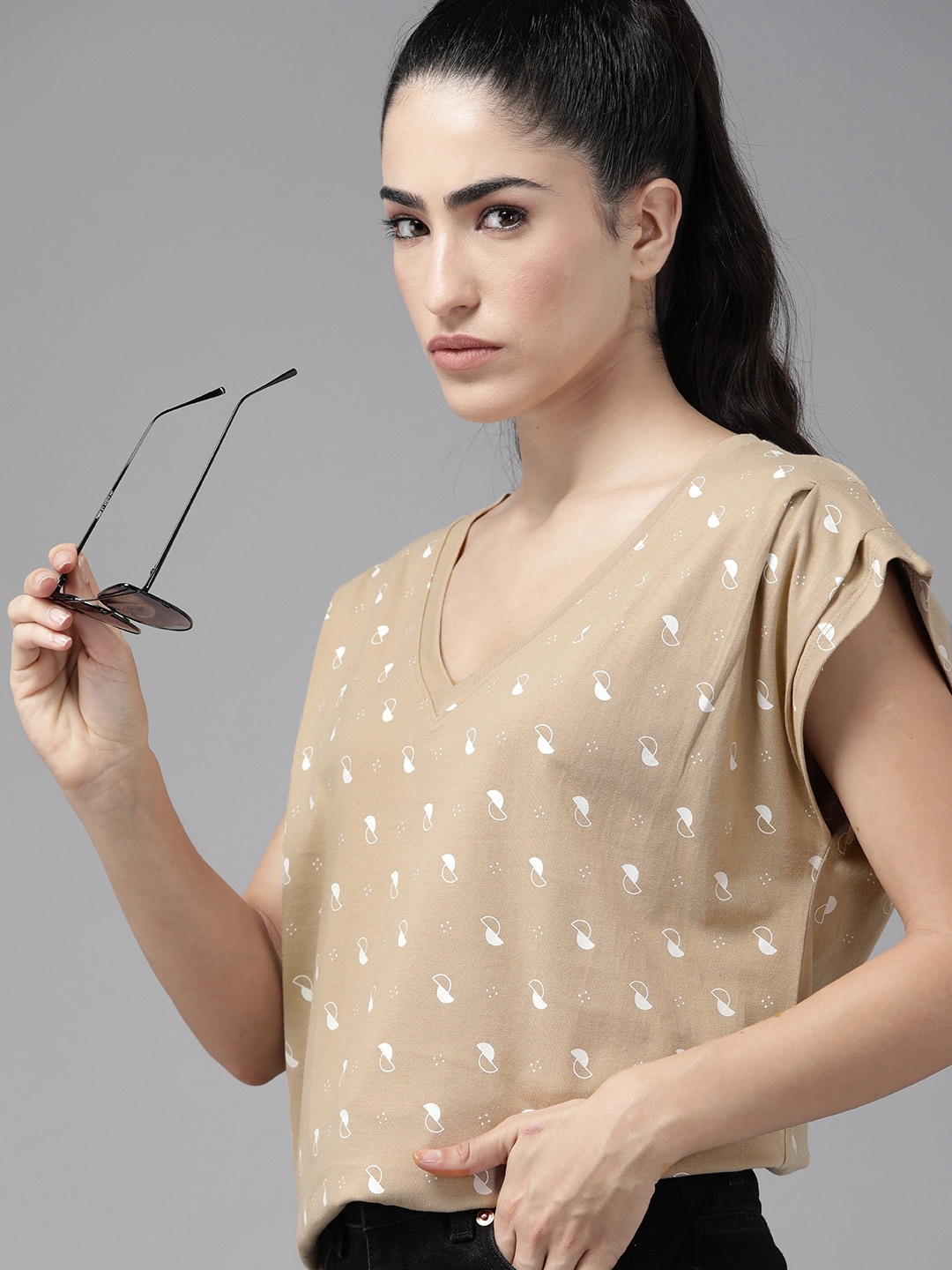 

The Roadster Lifestyle Co. Printed Relaxed Fit Extended Sleeves Pure Cotton T-shirt, Beige