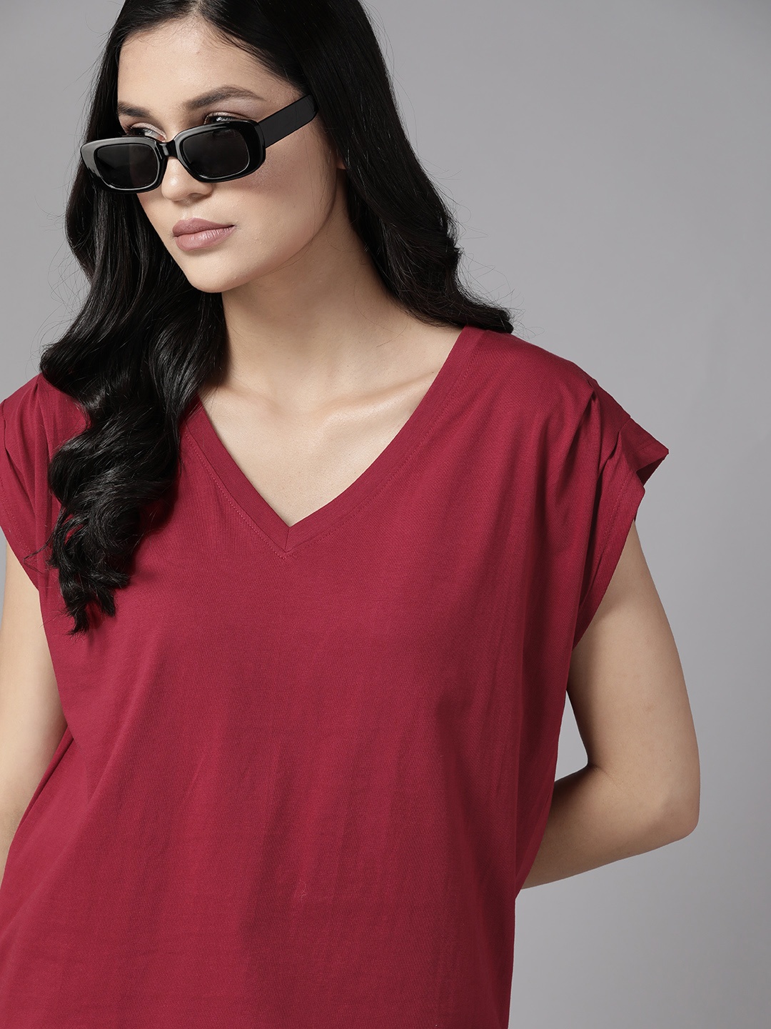 

The Roadster Lifestyle Co. V-Neck Extended Sleeves Pure Cotton T-shirt, Maroon