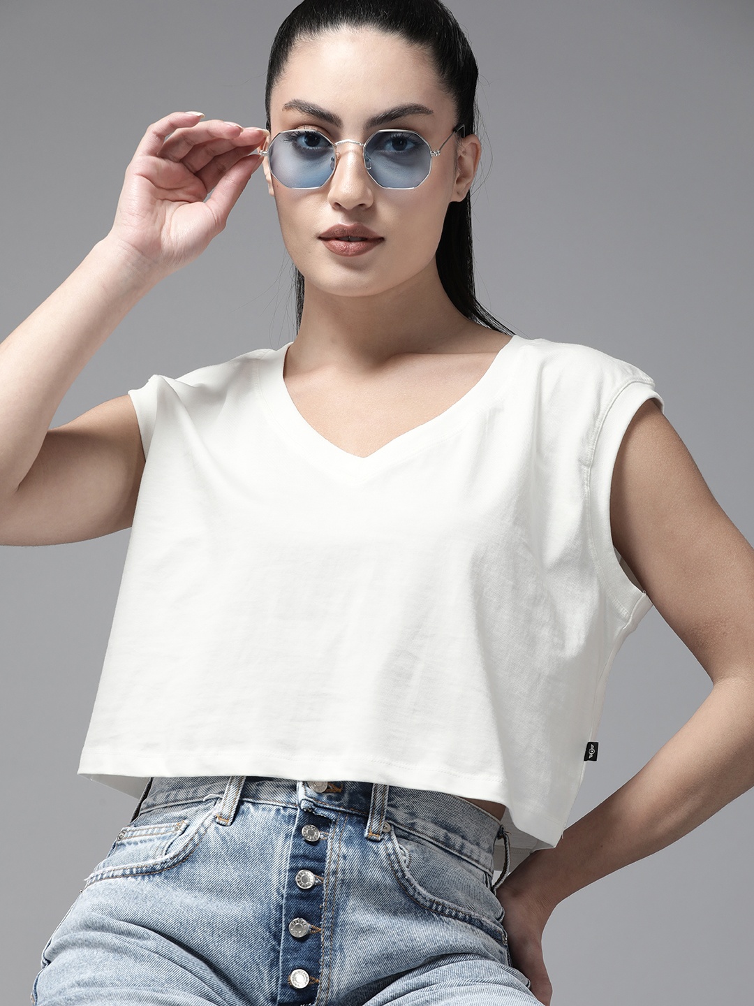 

The Roadster Lifestyle Co. Pure Cotton V-Neck Extended Sleeves Boxy Fit Cropped T-shirt, Off white