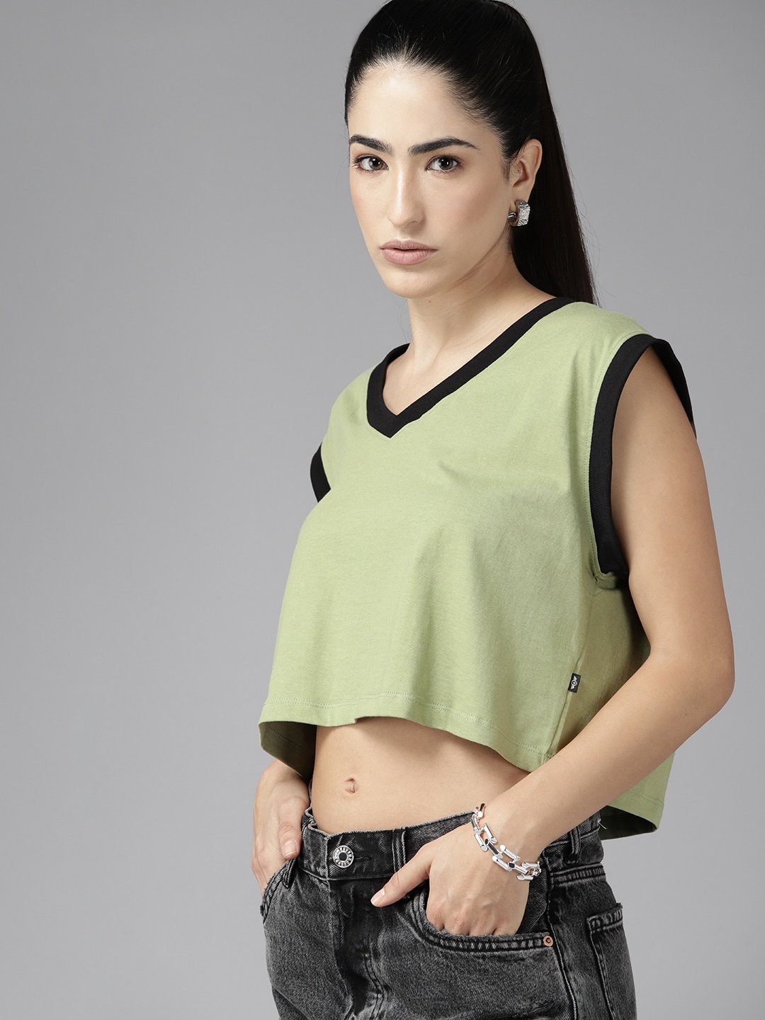 

The Roadster Lifestyle Co. Pure Cotton Boxy Crop T-shirt, Green