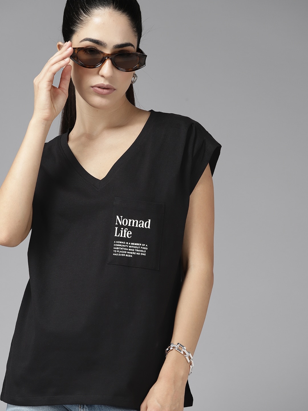 

The Roadster Lifestyle Co. Pocket Detailing Relaxed Fit Pure Cotton T-shirt, Black
