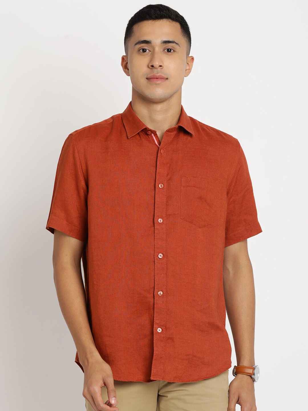 

Indian Terrain Men Chiseled Slim Fit Casual Shirt, Red