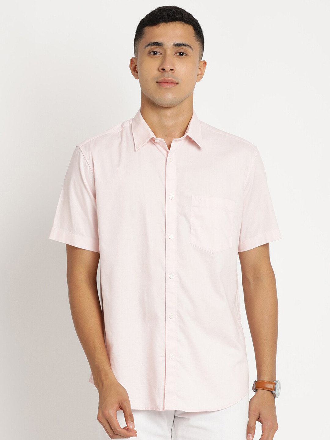 

Indian Terrain Men Cotton Chiseled Slim Fit Casual Shirt, Pink