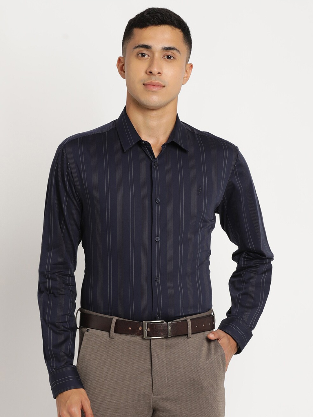 

Indian Terrain Men Chiseled Slim Fit Striped Cotton Formal Shirt, Navy blue