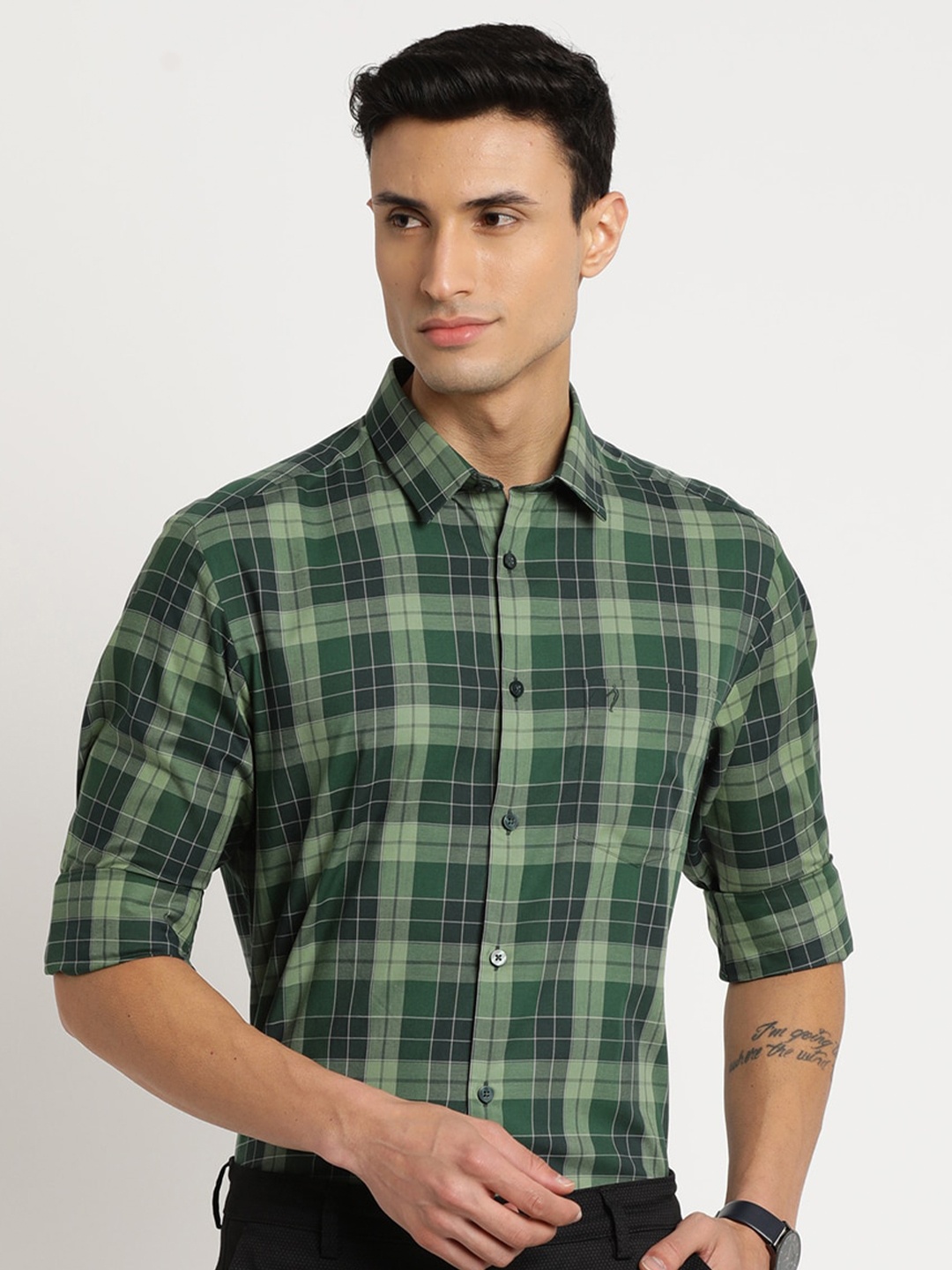 

Indian Terrain Men Chiseled Slim Fit Tartan Checked Casual Cotton Shirt, Green
