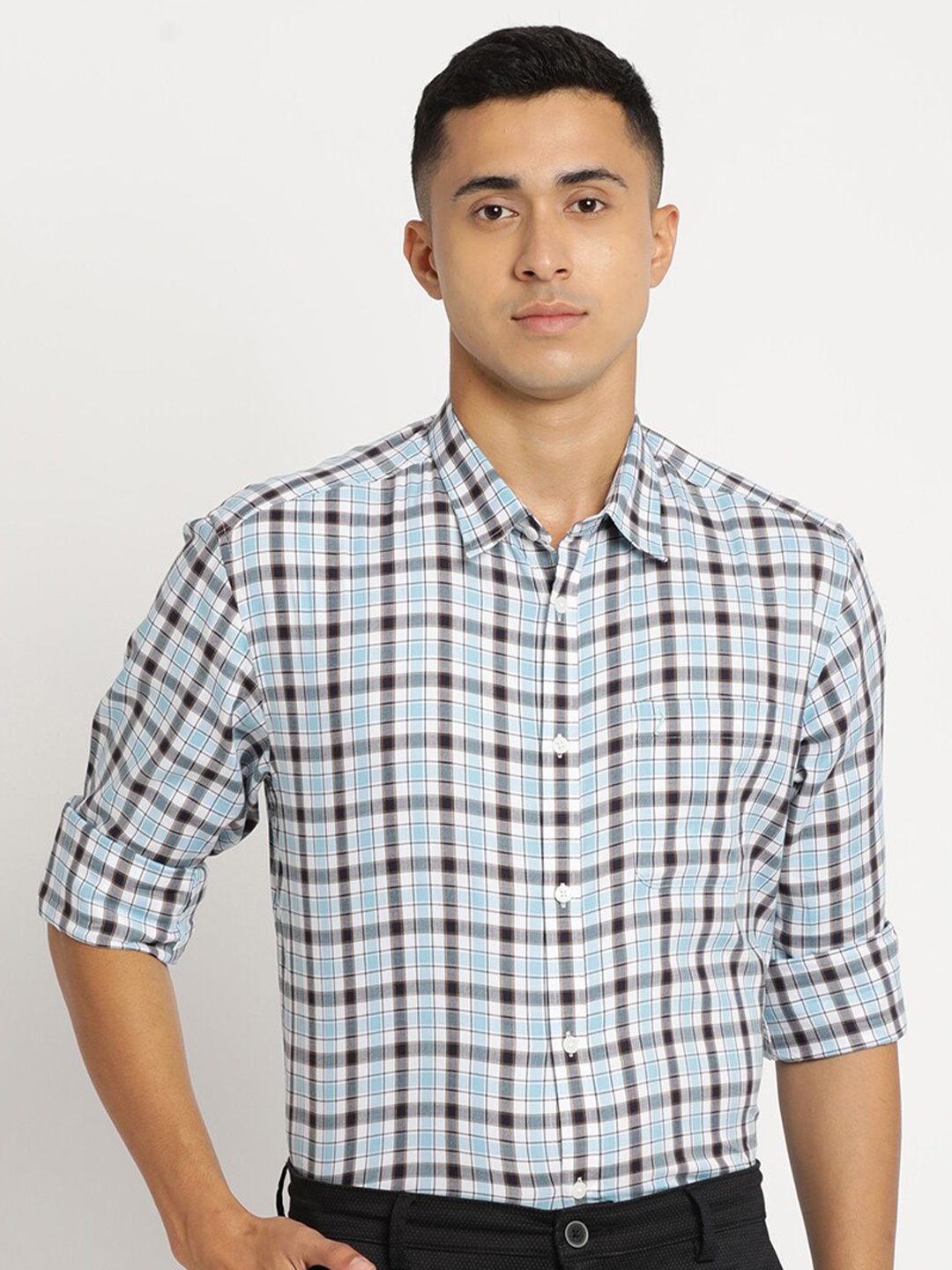 

Indian Terrain Men Chiseled Slim Fit Checked Pure Cotton Formal Shirt, Blue