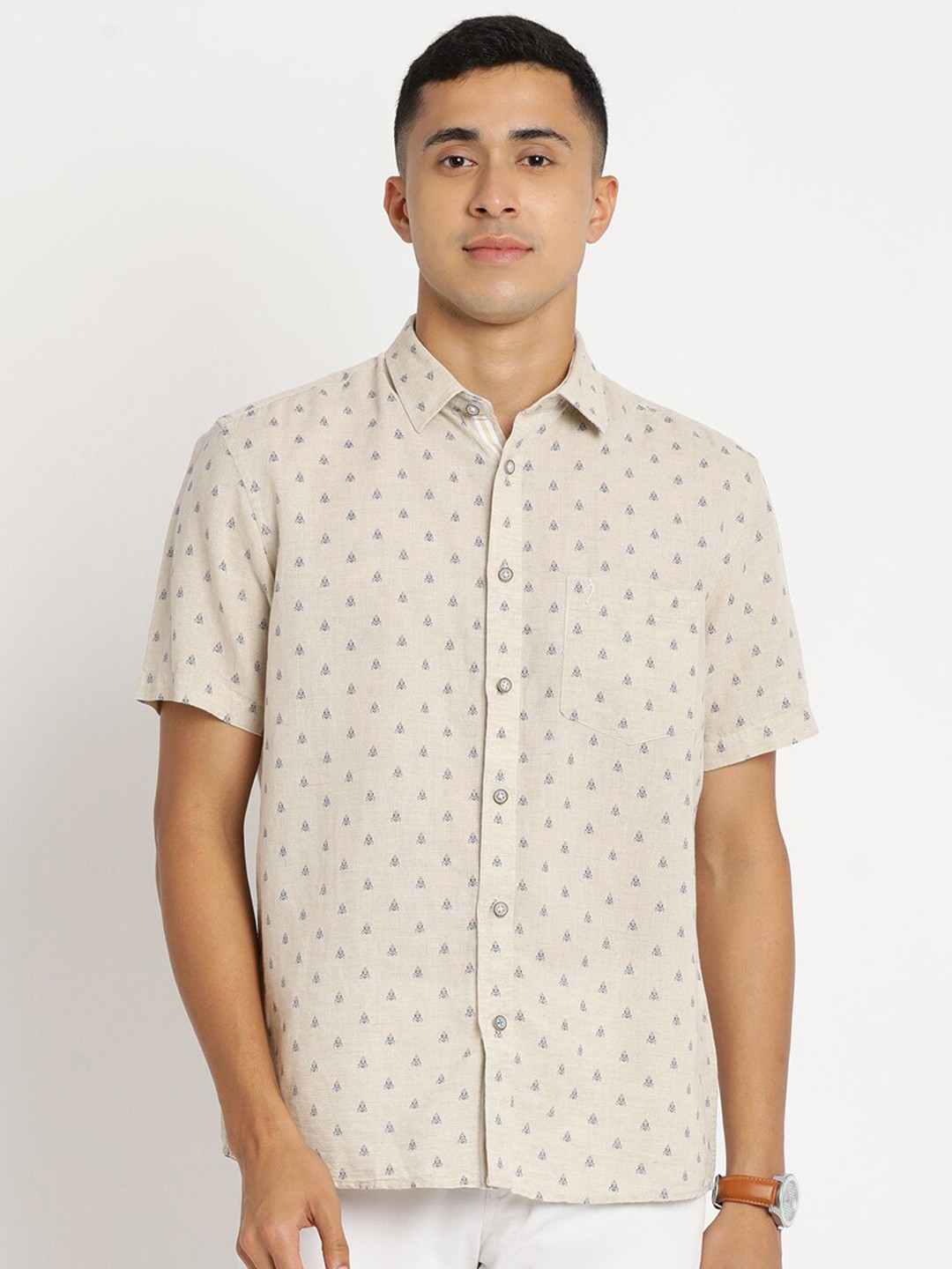 

Indian Terrain Men Chiseled Slim Fit Printed Cotton Casual Shirt, Beige