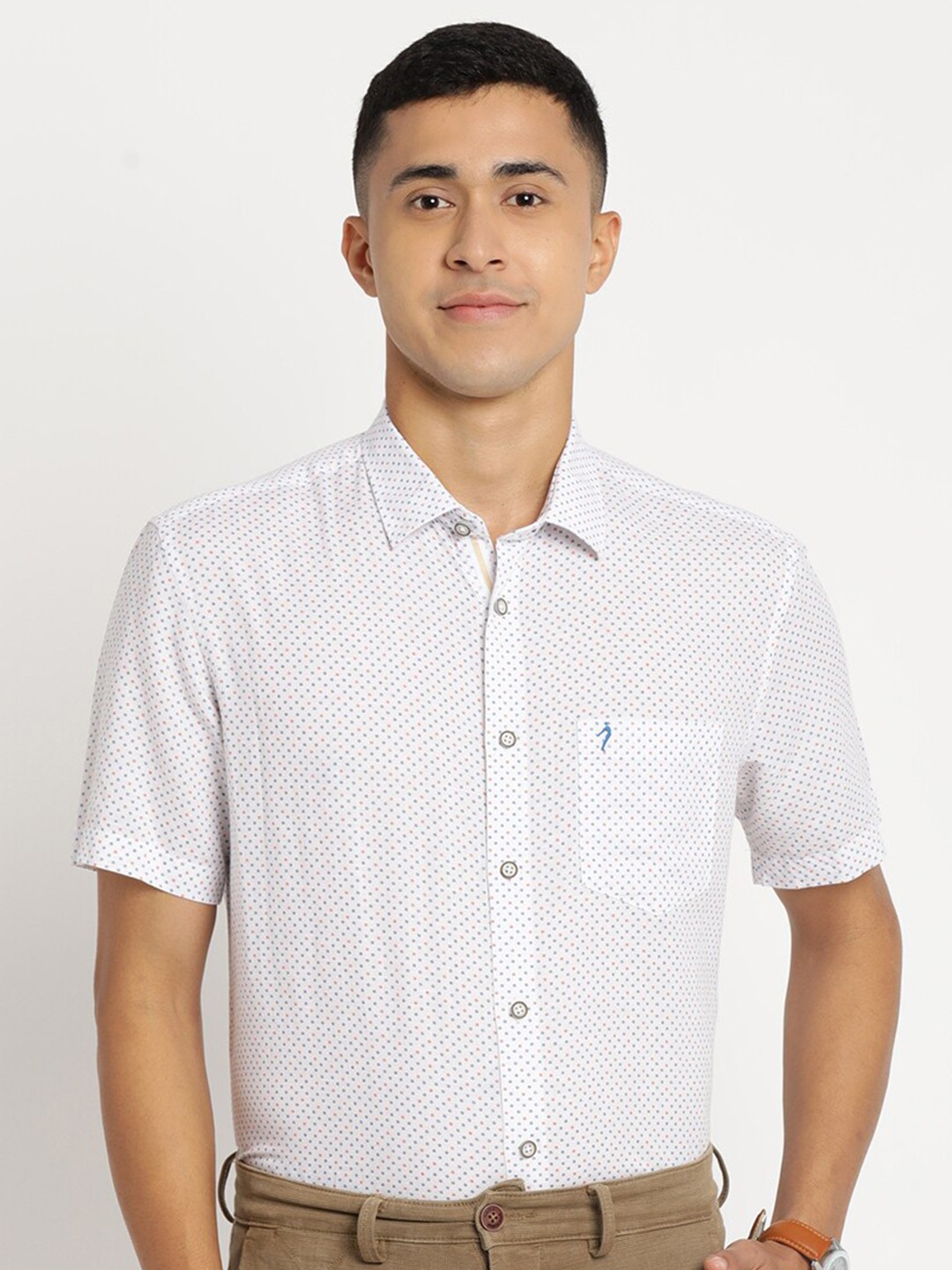 

Indian Terrain Men Chiseled Slim Fit Checked Pure Cotton Casual Shirt, White