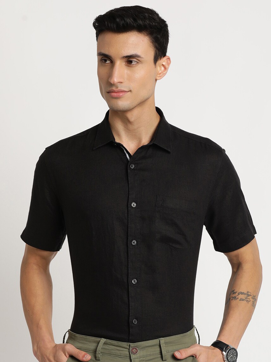 

Indian Terrain Men Chiseled Slim Fit Pure Cotton Casual Shirt, Black