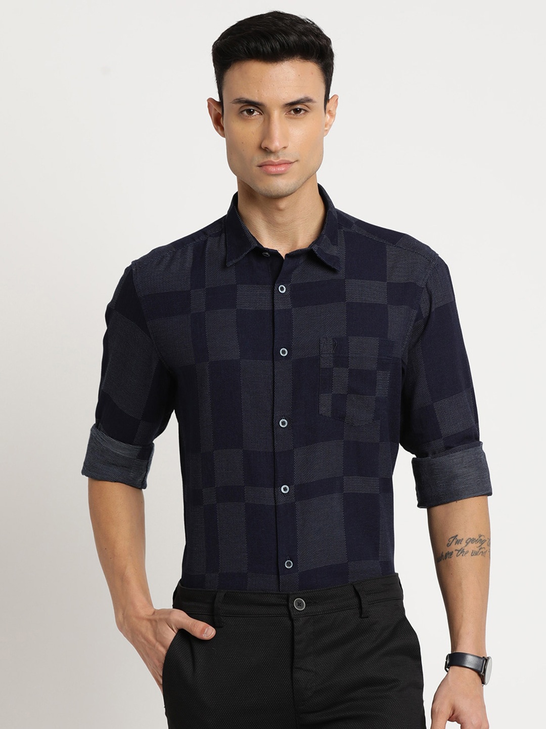 

Indian Terrain Men Chiseled Slim Fit Printed Pure Cotton Casual Shirt, Navy blue