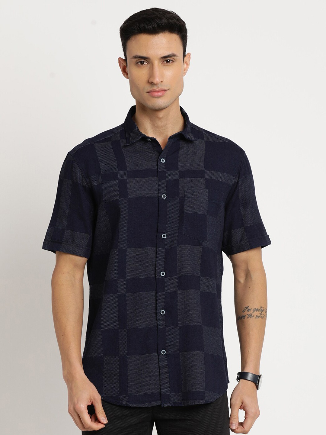 

Indian Terrain Men Chiseled Slim Fit Checked Pure Cotton Casual Shirt, Navy blue
