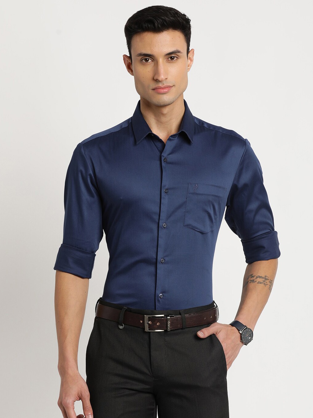 

Indian Terrain Men Chiseled Slim Fit Casual Cotton Shirt, Blue