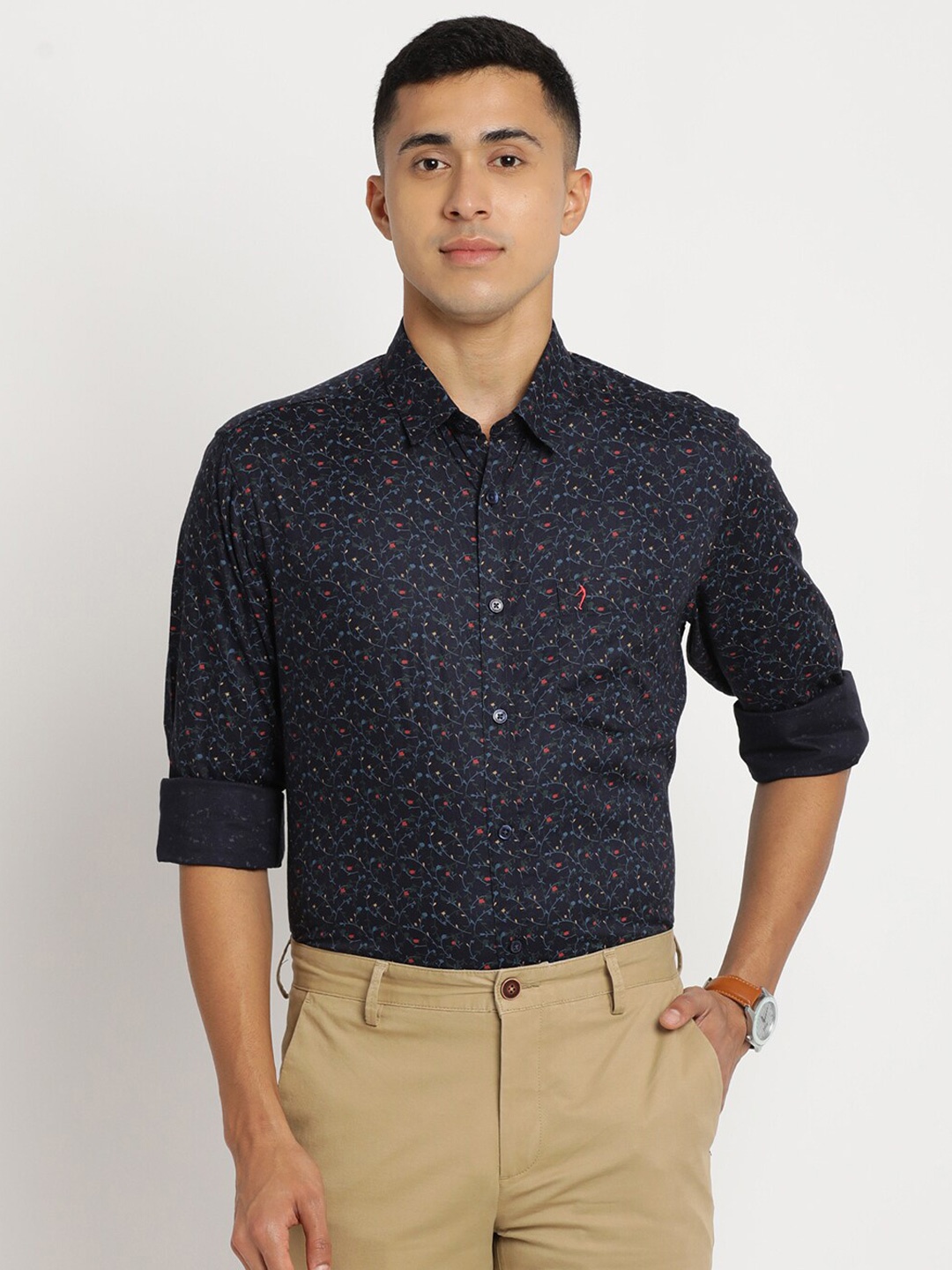 

Indian Terrain Men Chiseled Slim Fit Floral Printed Cotton Casual Shirt, Navy blue