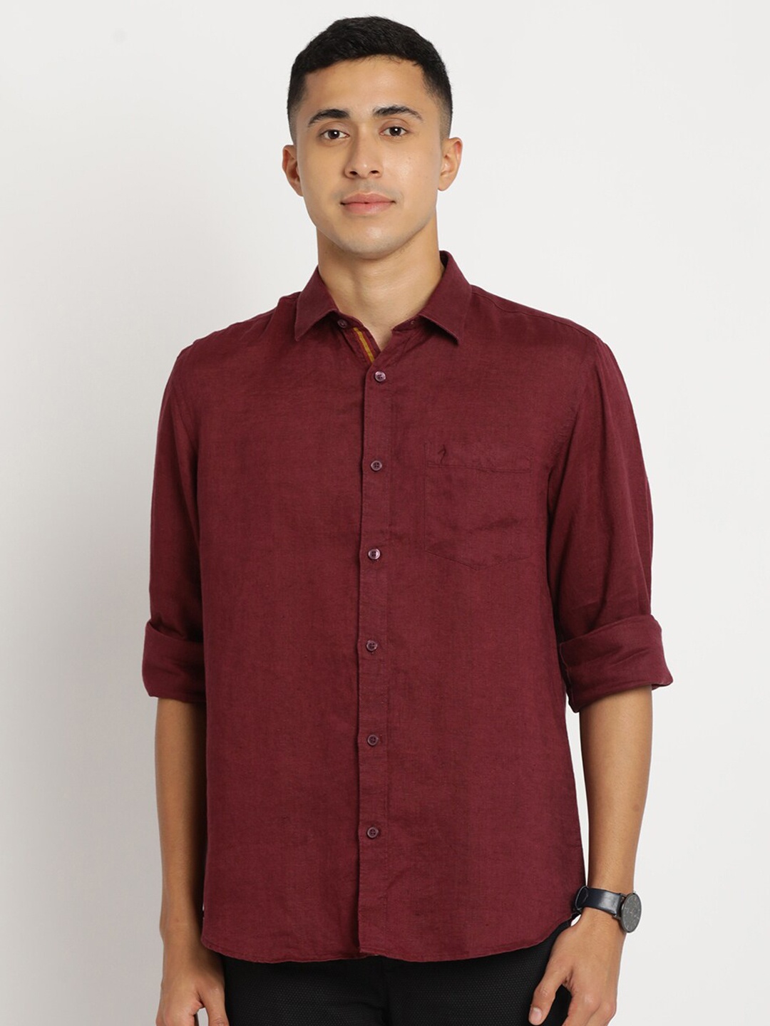 

Indian Terrain Men Pure Cotton Chiseled Slim Fit Casual Shirt, Red